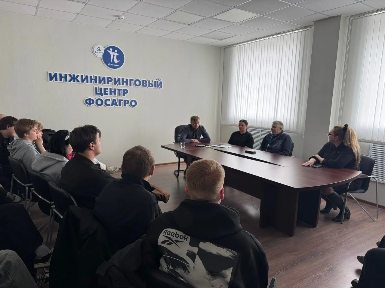 В Кировском филиале ООО "ИЦ ФосАгро» прошла встреча специалистов предприятия с преподав...