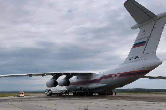 Спецборт МЧС прибыл в Благовещенск для эвакуации пострадавших на Амурском ГХК