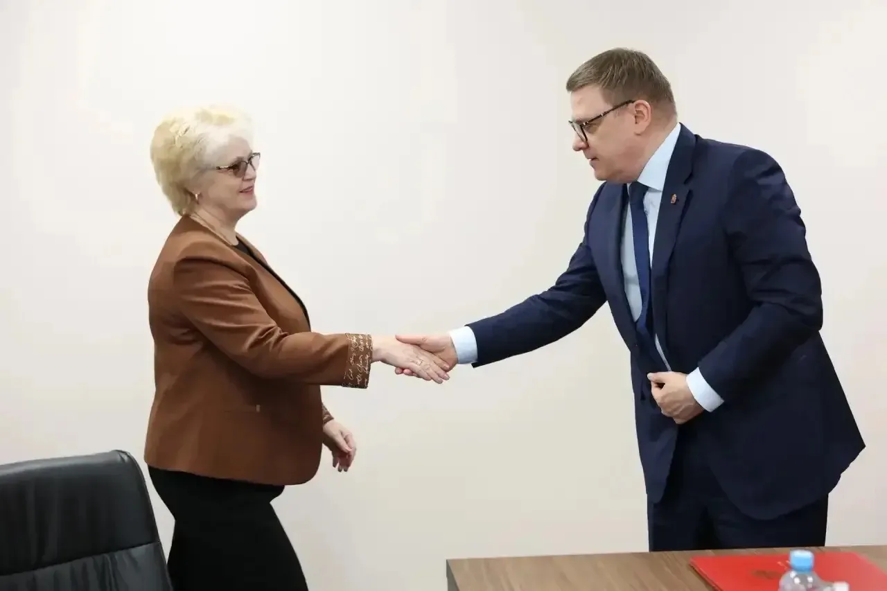 Сегодня многие привыкли общаться через экраны. Мессенджеры, социальные сети, онлайн-приёмные — всё э