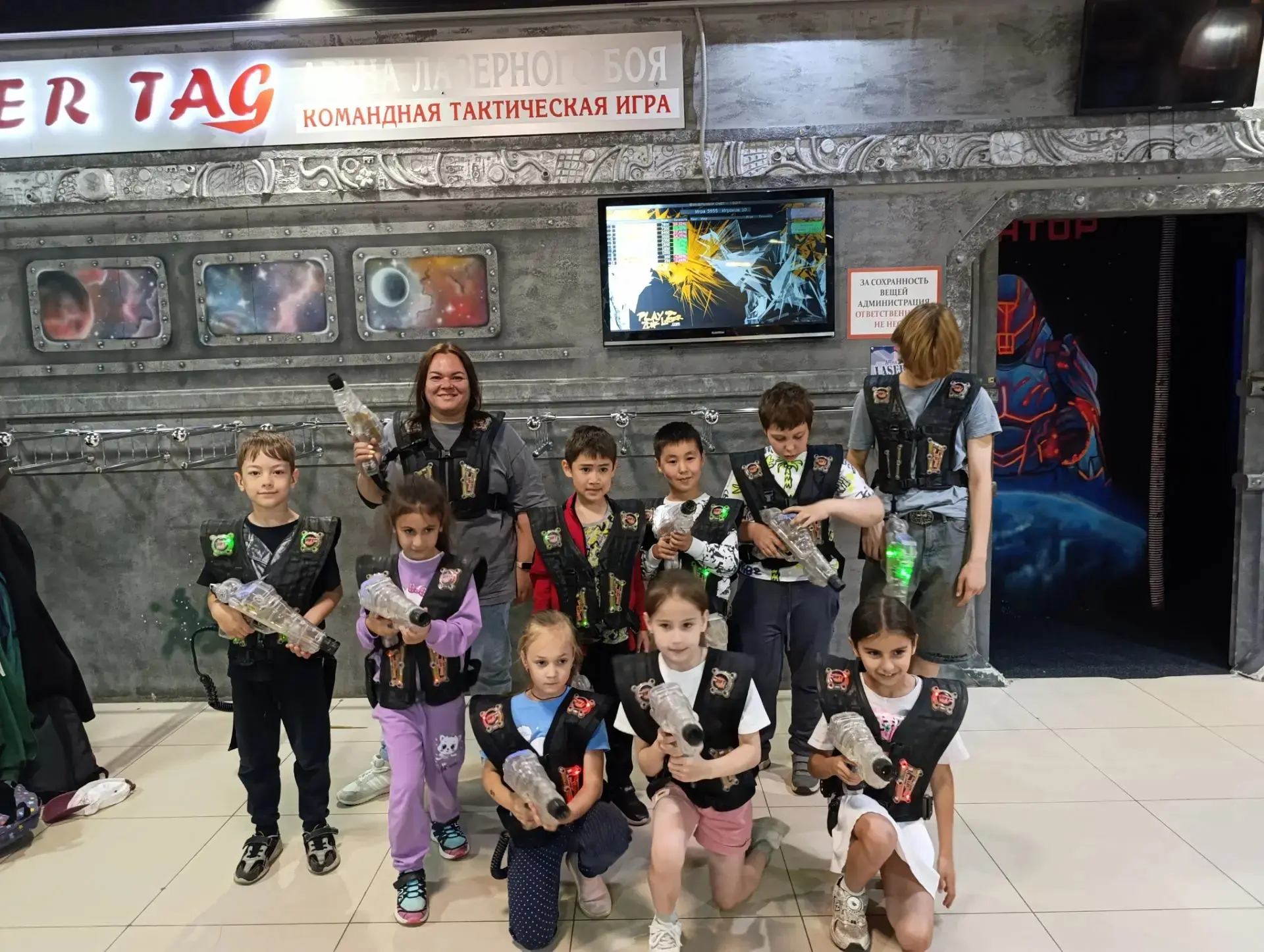 Орлята России взяли высоту: лазертаг в ТЦ «Авиатор»
Лето — время открытий, и ребята из школьного лаг