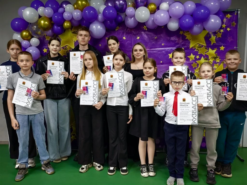 🎓29 мая, в торжественной обстановке прошло награждение отличников Пачинской школы🎉🔔🏆
