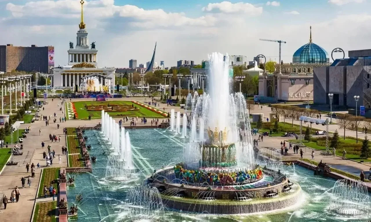 🥳 Главный выпускной Москвы пройдёт на ВДНХ в ночь с 26 на 27 июня

Для выпускников выступят SHAMAN,