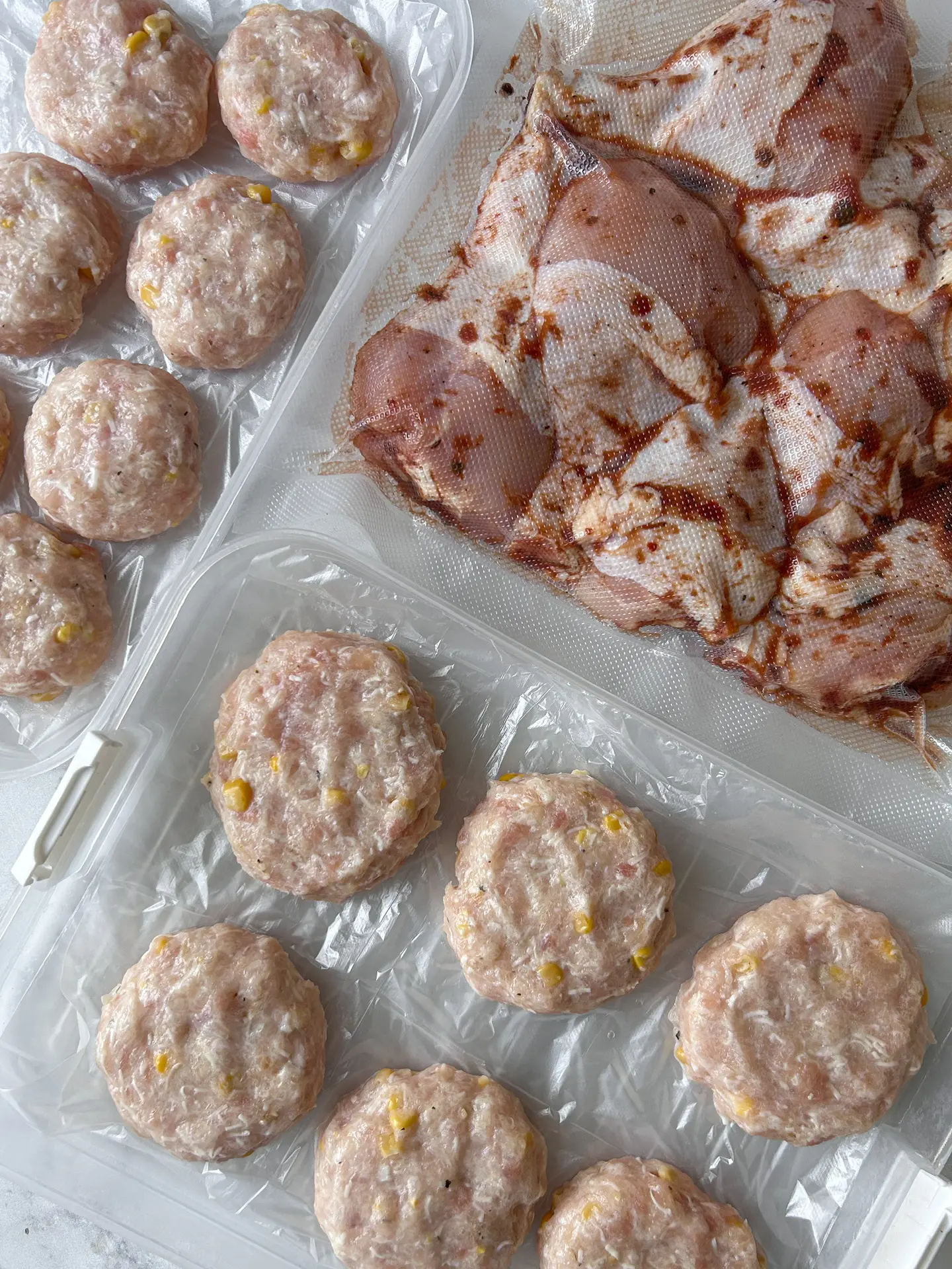 ЗАГОТОВКИ 🥟 ДЕНЬ 3/7

Сегодня я успела сделать:
•замариновать куриные ножки
•котлеты с сыром и куку