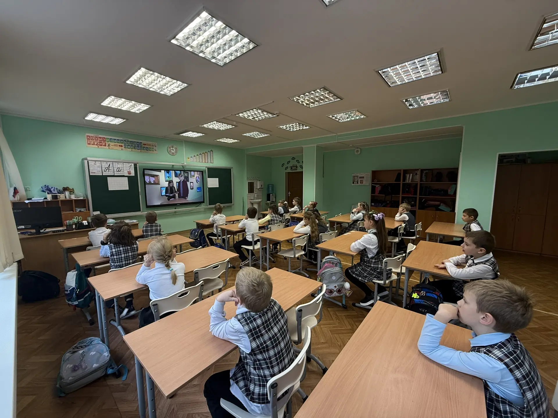 🎉 Сегодня в нашей школе прошли занятия «Разговоры о важном»! 🎉