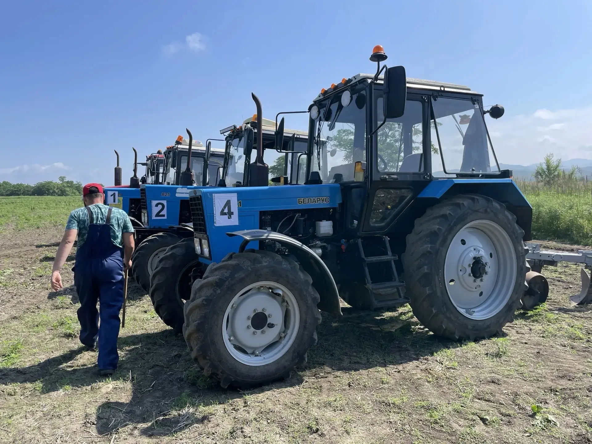 Лучшие пахари Партизанского муниципального округа вышли на старт

🚜Ежегодный конкурс профессиональн