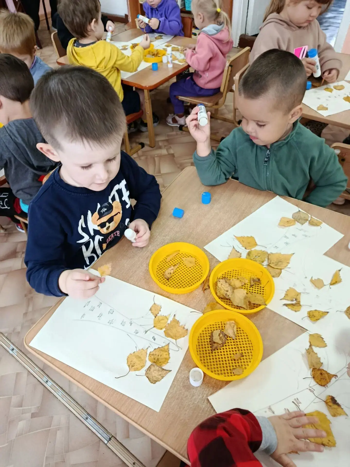 🍁 Осенние чудеса: творчество с малышами 🍁Дорогие друзья! 👶В младшей группе нашего де...