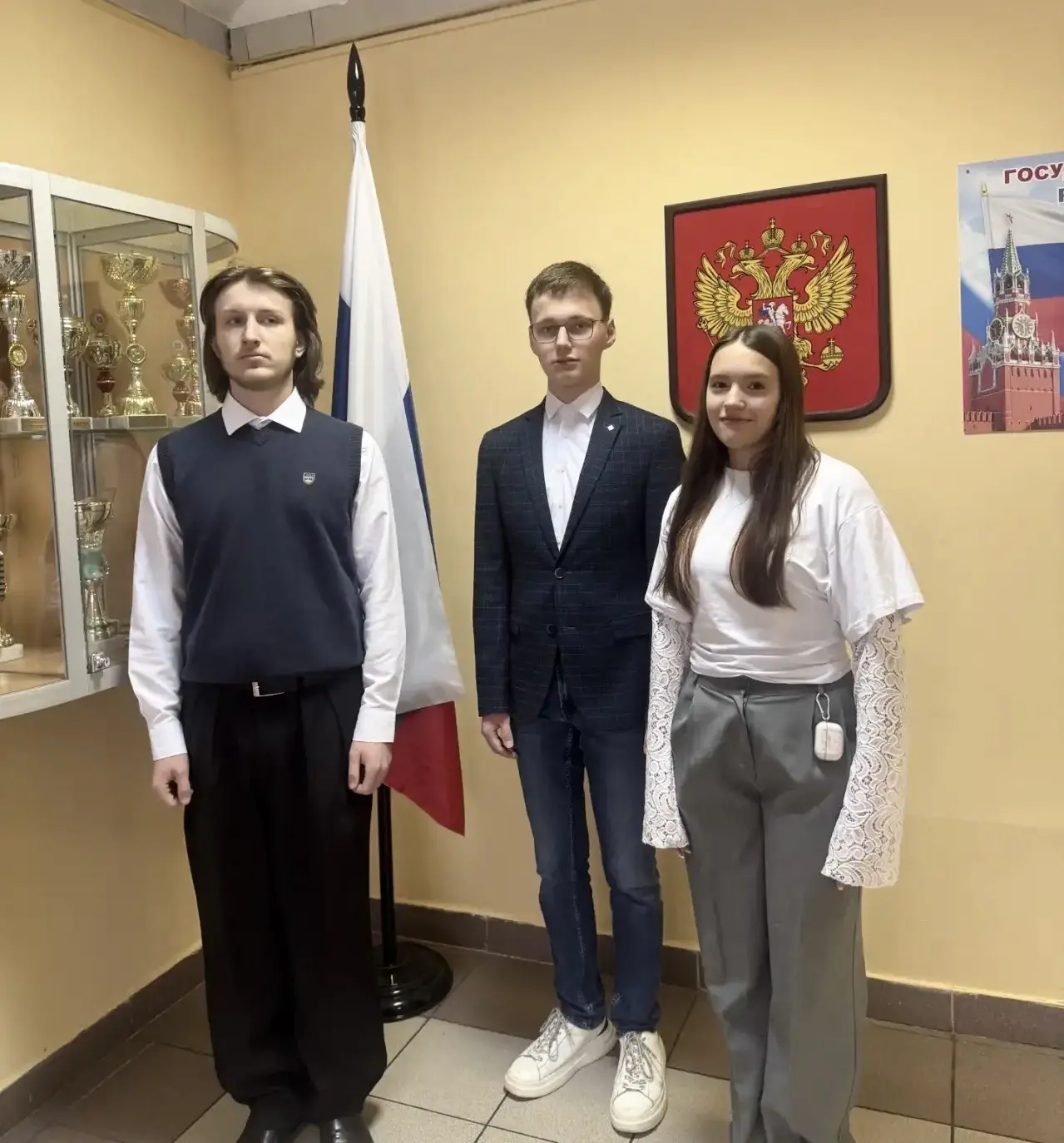 💢 Торжественный понедельник  Друзья! Сегодня понедельник, а это значит, что учебный день в нашей шко