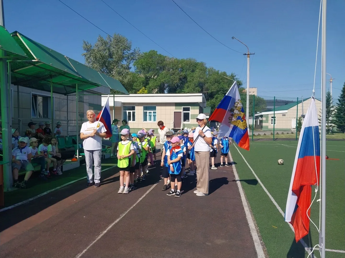 Сегодня воспитанники нашего детского сада совместно с воспитанниками "РЖД детского сада 45", приняли