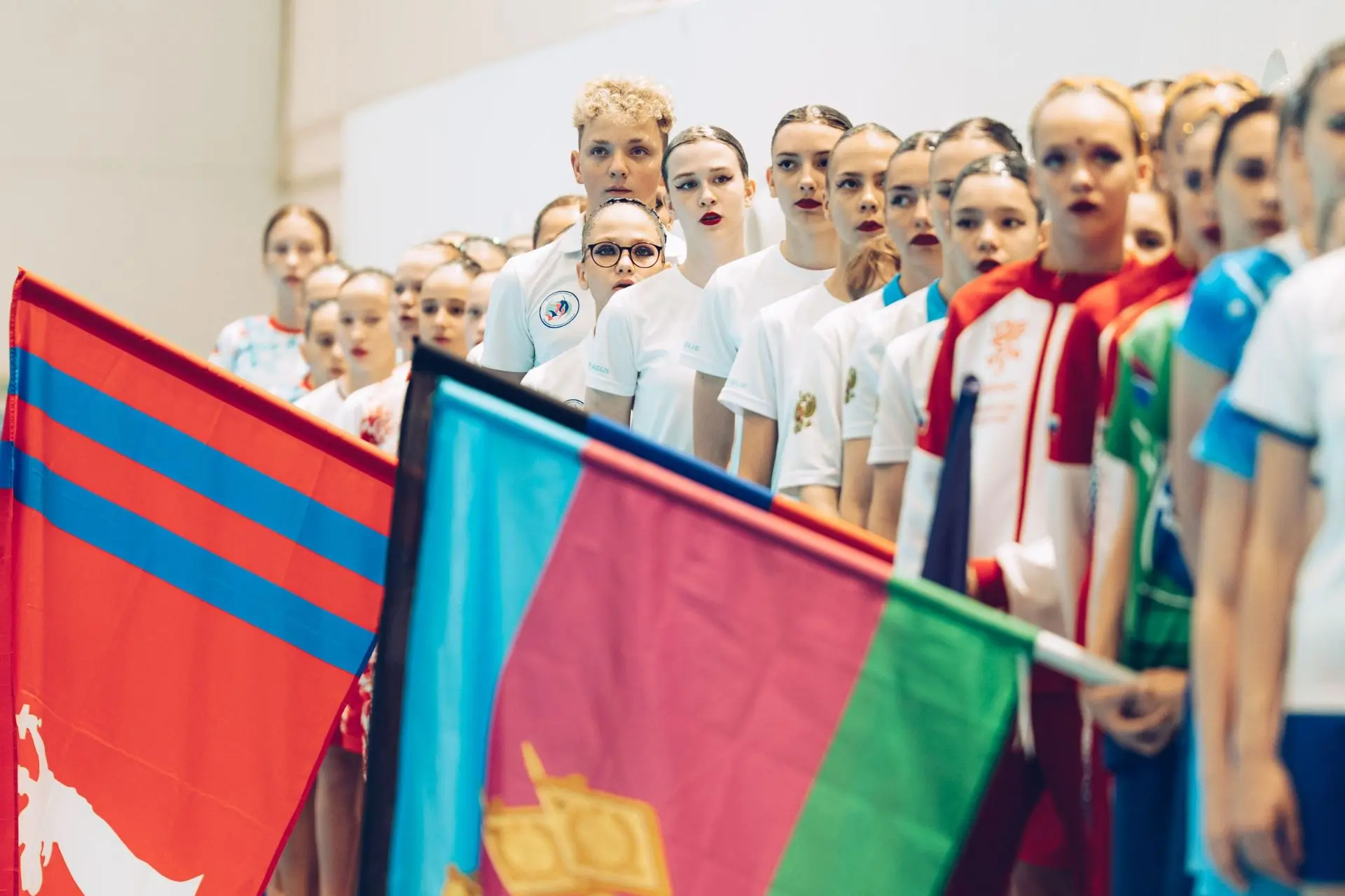 Это не просто соревнование, а калейдоскоп эмоций, застывший в воде. Воспоминания об этих днях хочетс