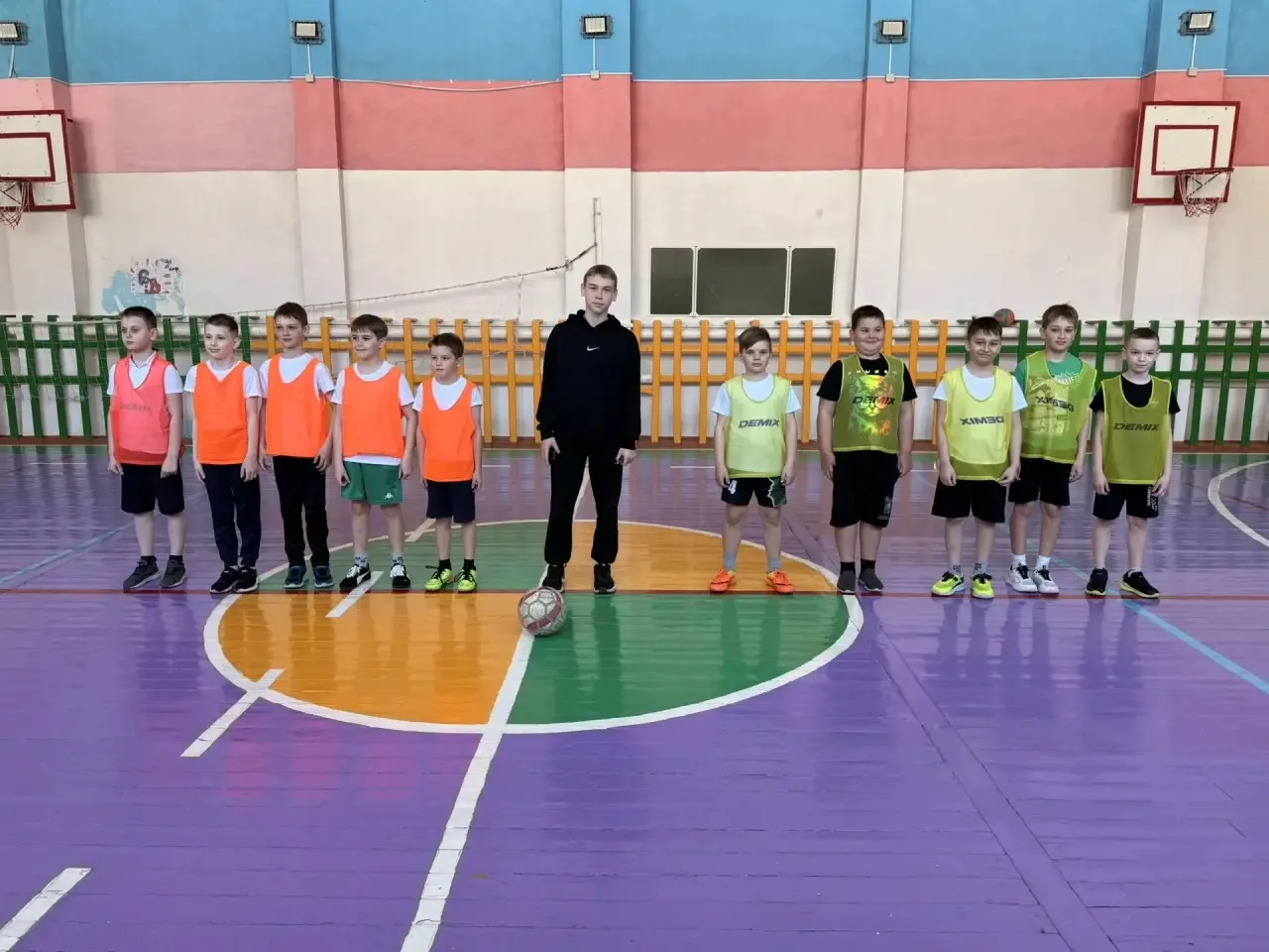 ⚽СПОРТИВНЫЕ КАНИКУЛЫ 🏆 ✨Сегодня в спортивном зале лицея состоялась нешуточная борьба с накалом эмоци