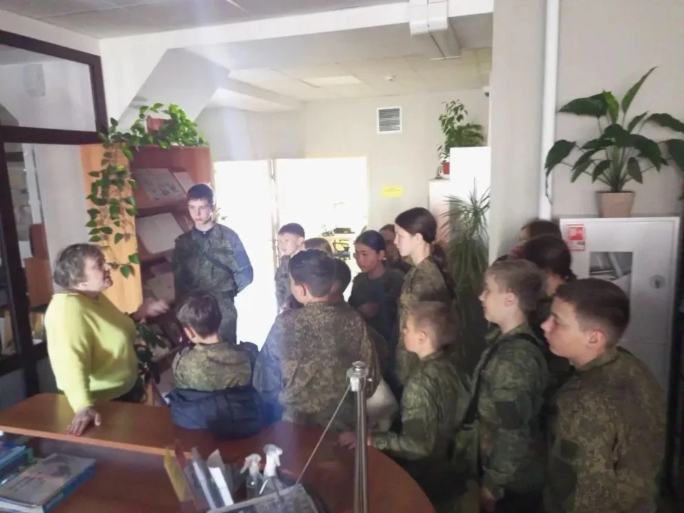 Воспитанники Центра допризывной подготовки и патриотического воспитания(кадеты  МАОУ СО...
