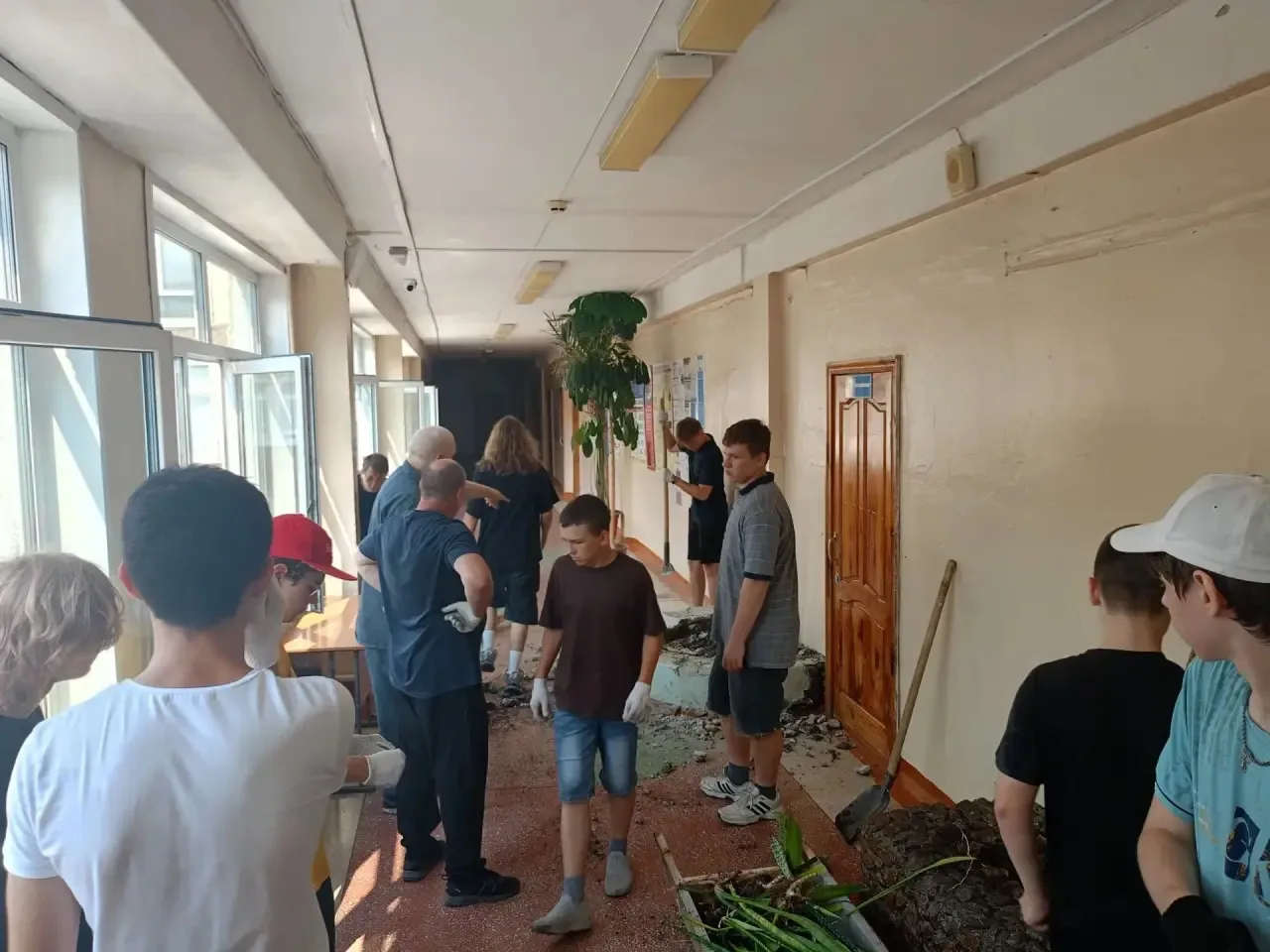 🚀 Старт дан! Школьная строительная бригада приступает к работе!

Сегодня в нашей школе команда самы