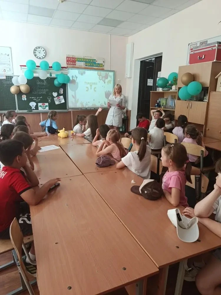 Сегодня 10.06.26 в лагере 🌼Бригантина🌼была беседа 📝на тему: "Здоровый образ жизни. Влияние микроо
