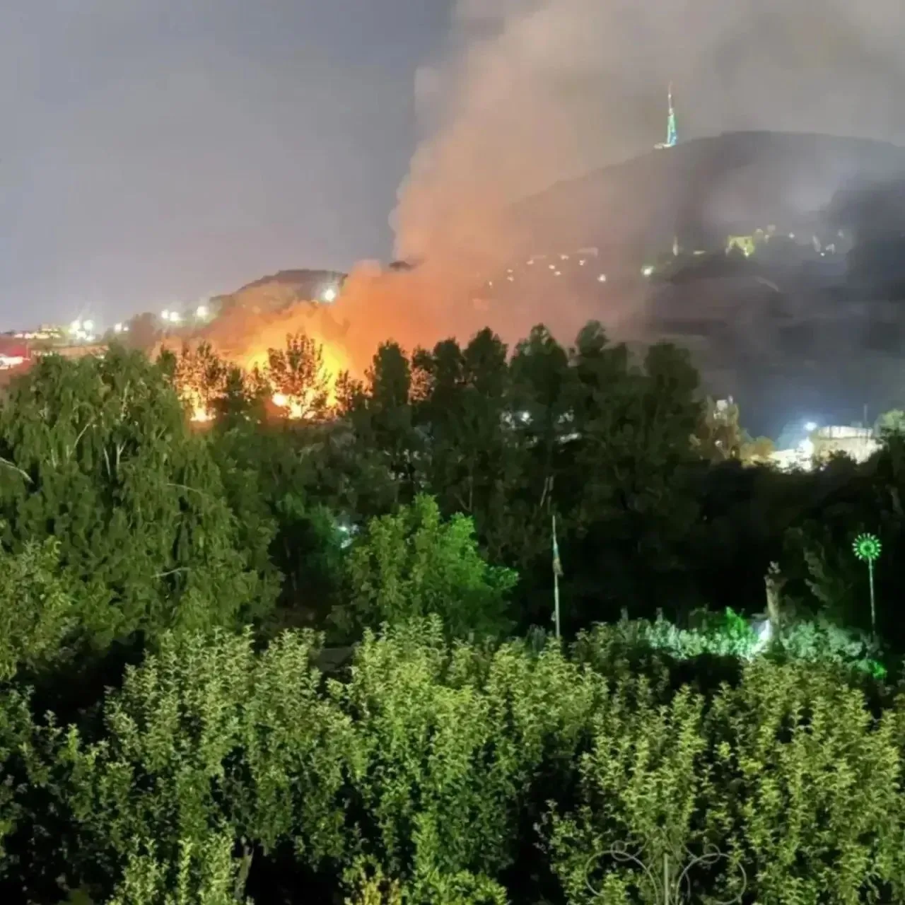 🔥 В Пятигорске потушили пожар у подножия горы Машук