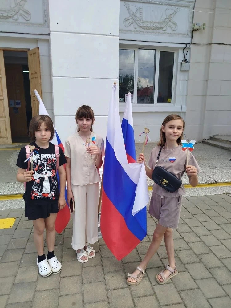 🇷🇺🇷🇺🇷🇺В День России, 12 июня, ученики 4 «А» класса доказали делом, что любят свою Родину. 
💥Р