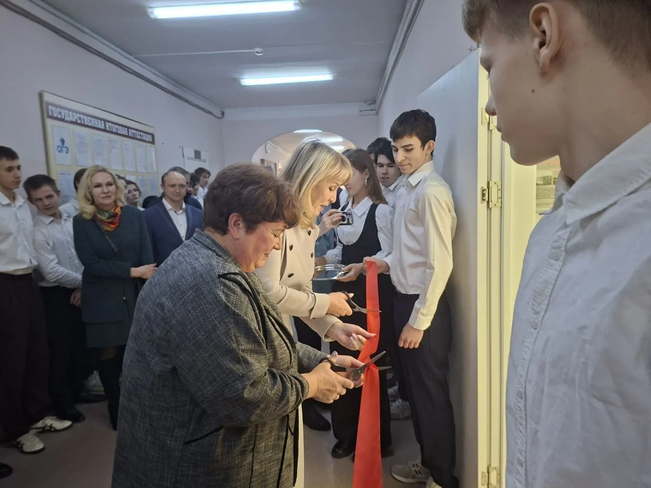 Торжественное открытие Музея истории города Коммунара!  Сегодня в нашей школе состоялось открытие Му