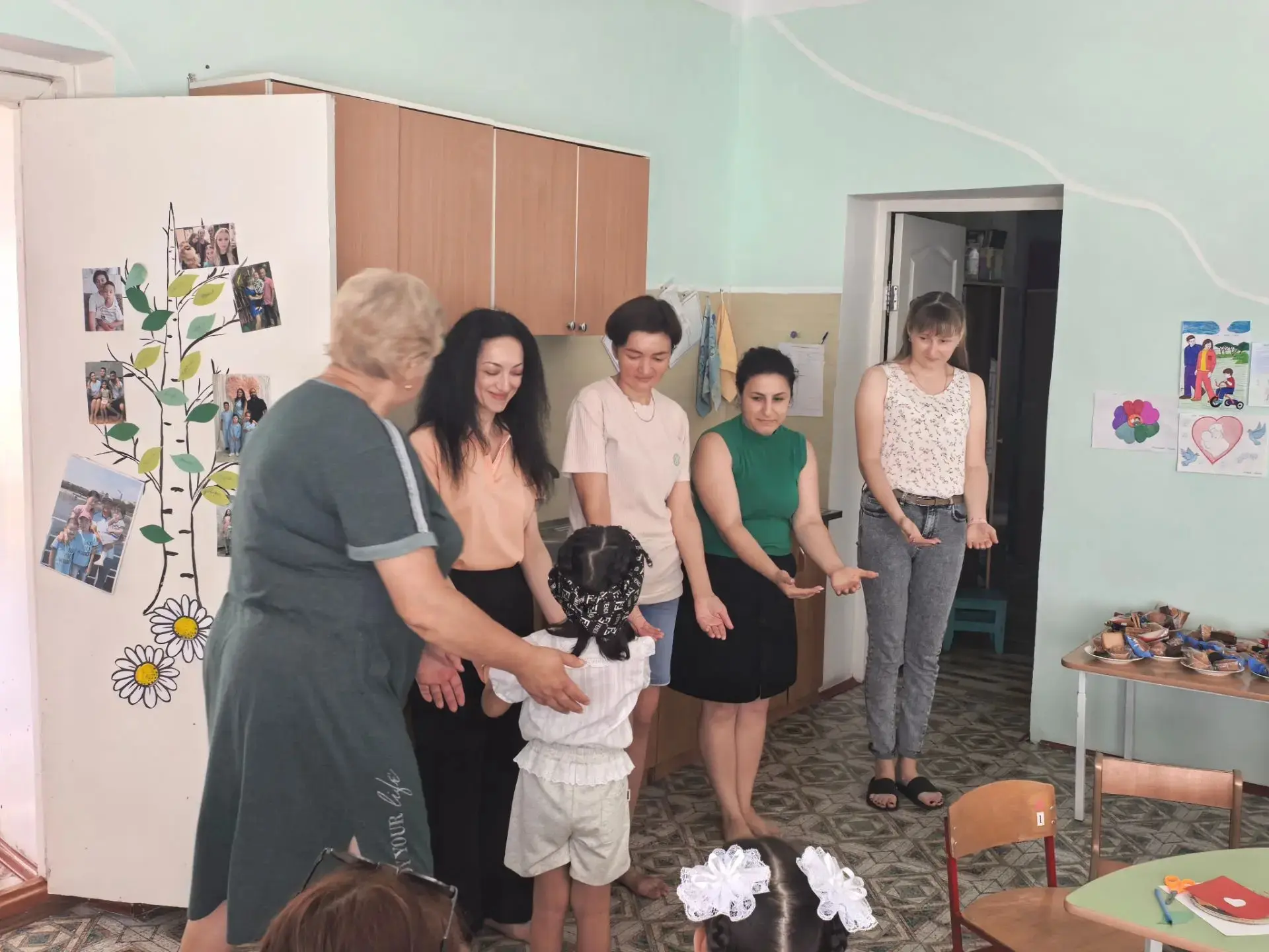 8 июля в нашем детском саду прошел праздник, посвященный Дню Семьи, Любви и Верности «Под зонтикои л