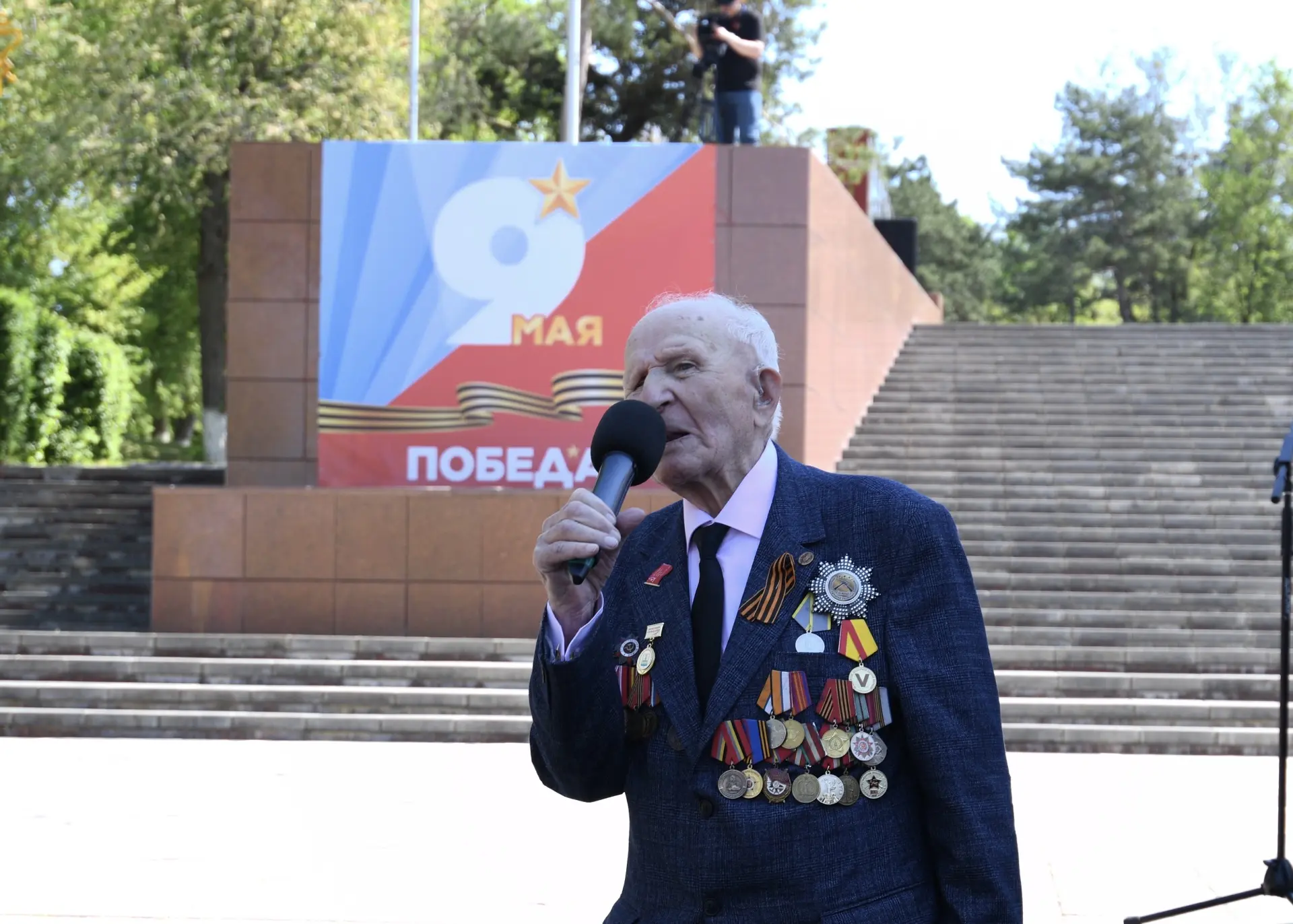 ⭐️Элиста встретила День Победы трогательно и торжественно!
