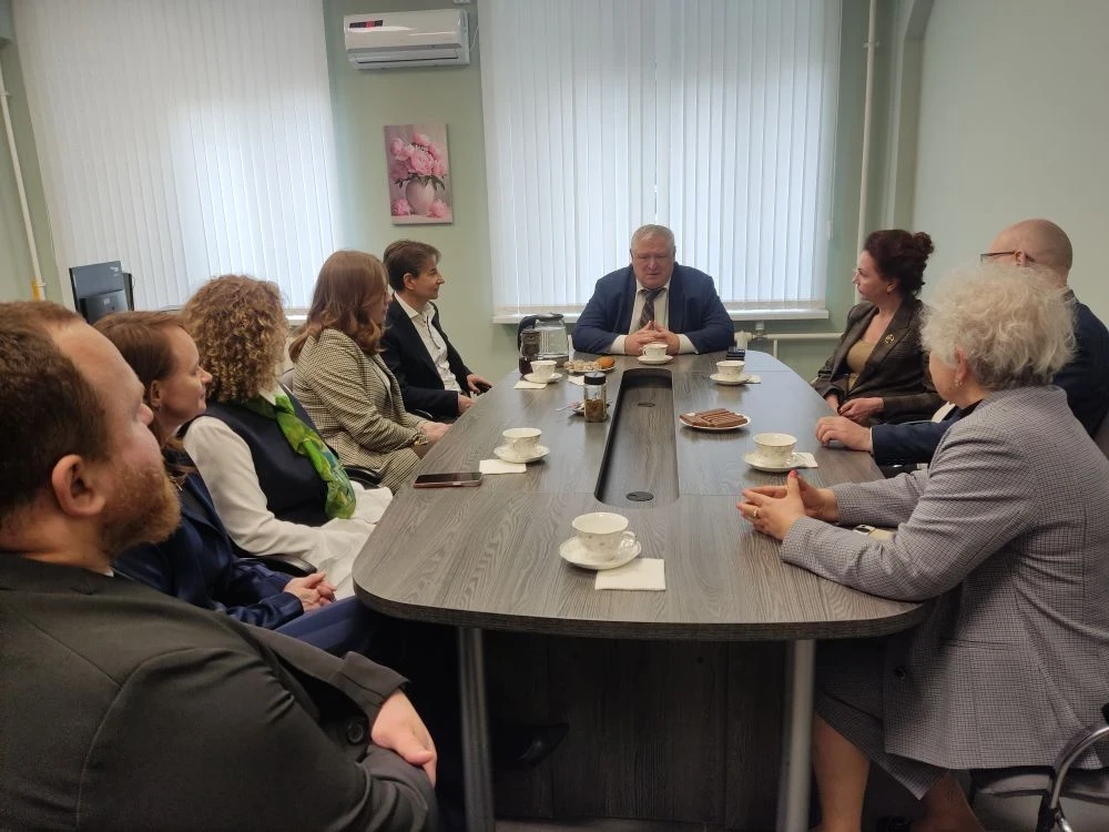 Вчера встречались с группой экспертов из Национального медицинского исследовательского ...