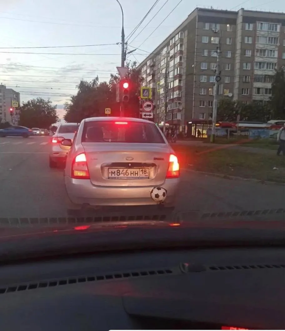 В Удмуртии водители умеют оригинально замаскировать повреждения на бампере
