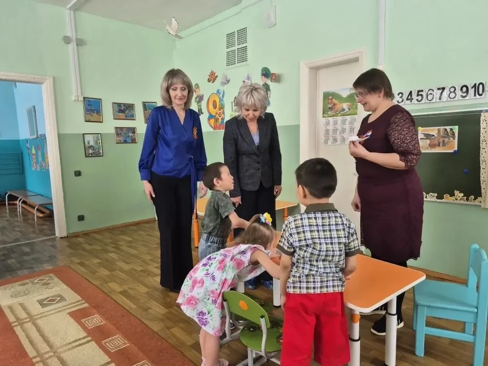 СОХРАНЯЯ ТРАДИЦИИ   Посетила Дудинский детский дом. В нем сейчас  находится 31 воспитанник в возраст