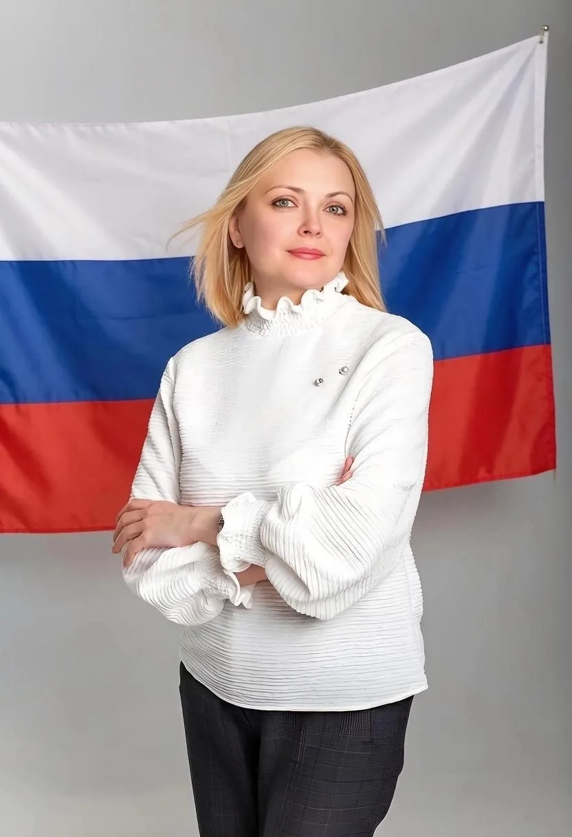 Присоединяйтесь к акции ко Дню флага России! 🇷🇺