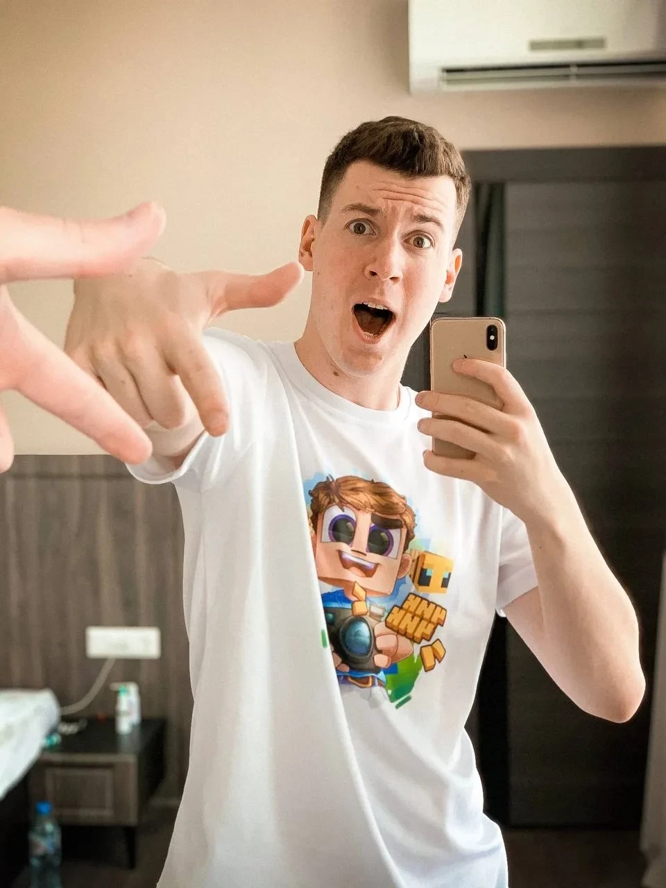 Молодость🔥

Сколько вам лет?
❤️ — до 14
🔥 — 15+
