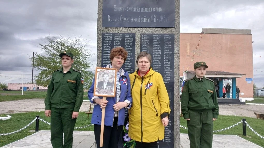 Сегодня, 9 Мая  в день Победы в на территории Валуевского СДК состоялся митинг и возлож...