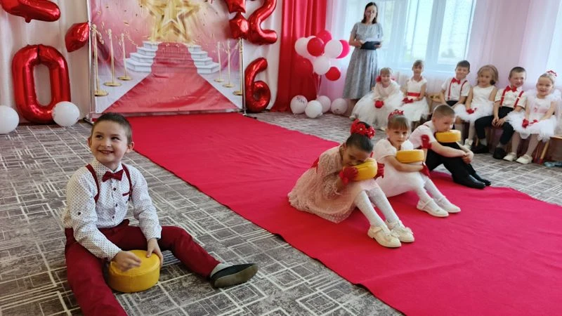 «Звёздный выпуск»: в детском саду погасли маленькие звёздочки, чтобы зажечься в мире знаний! 🎁🔔 В  д