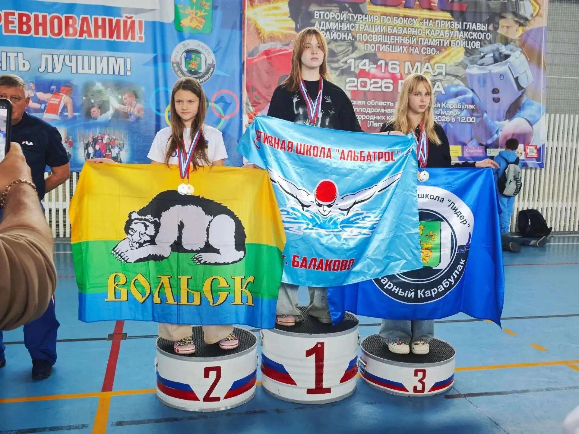 Двойной триумф на воде: юная балаковская пловчиха покорила пьедестал в Базарном Карабул...
