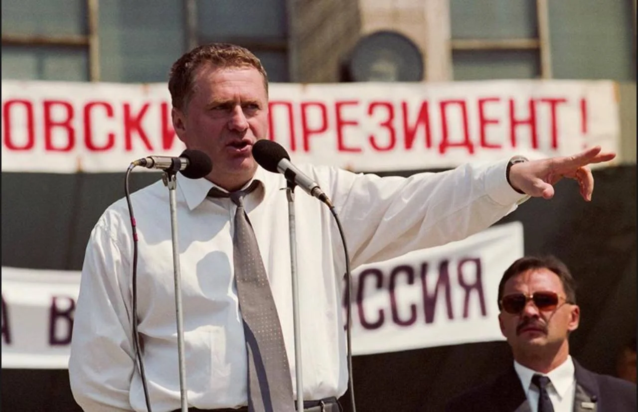 Кандидат на пост Президента Владимир Жириновский во время встречи с жителями Новосибирс...