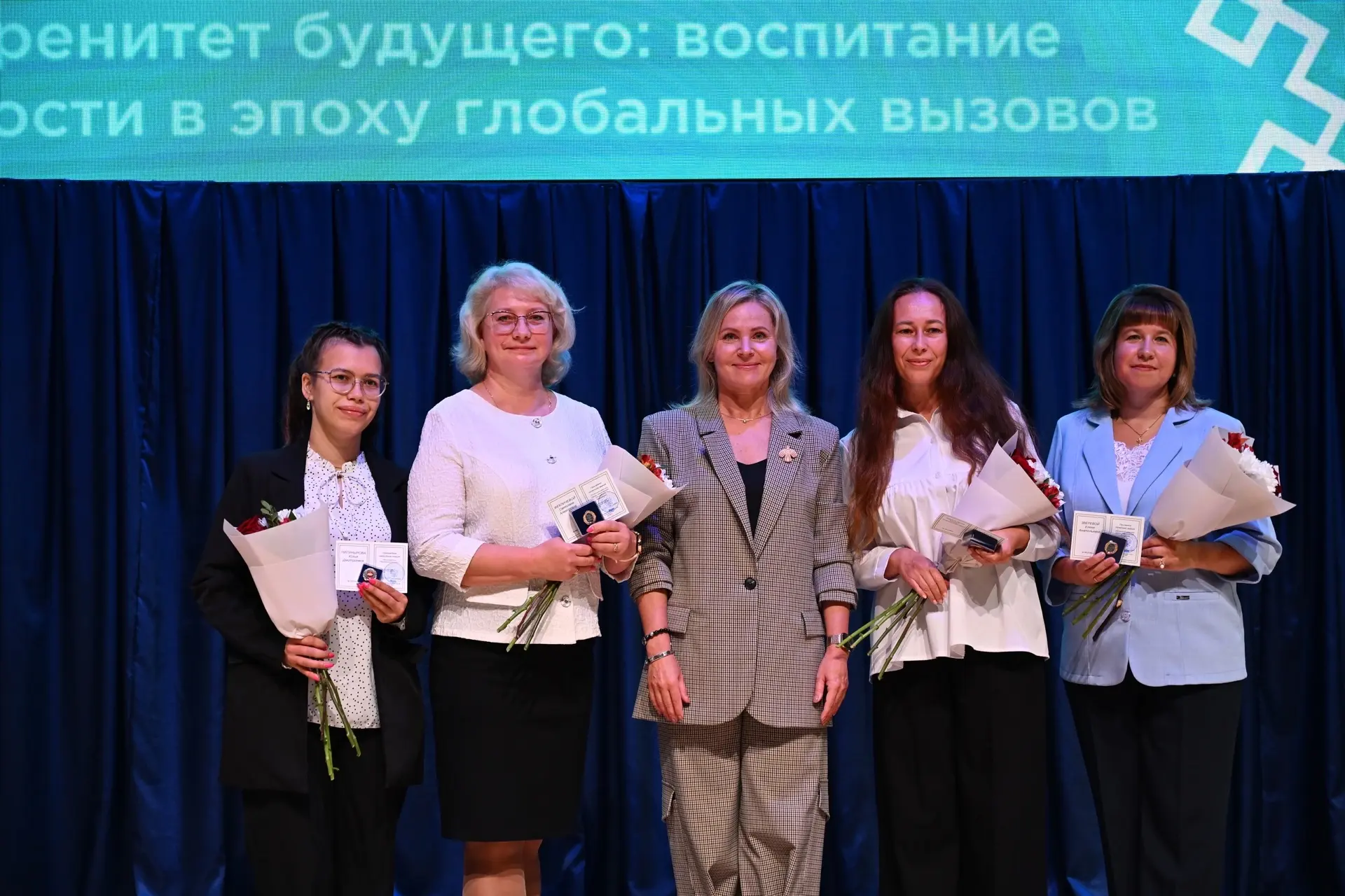 В Сыктывкаре обсудили ключевые задачи системы образования в преддверии нового учебного ...