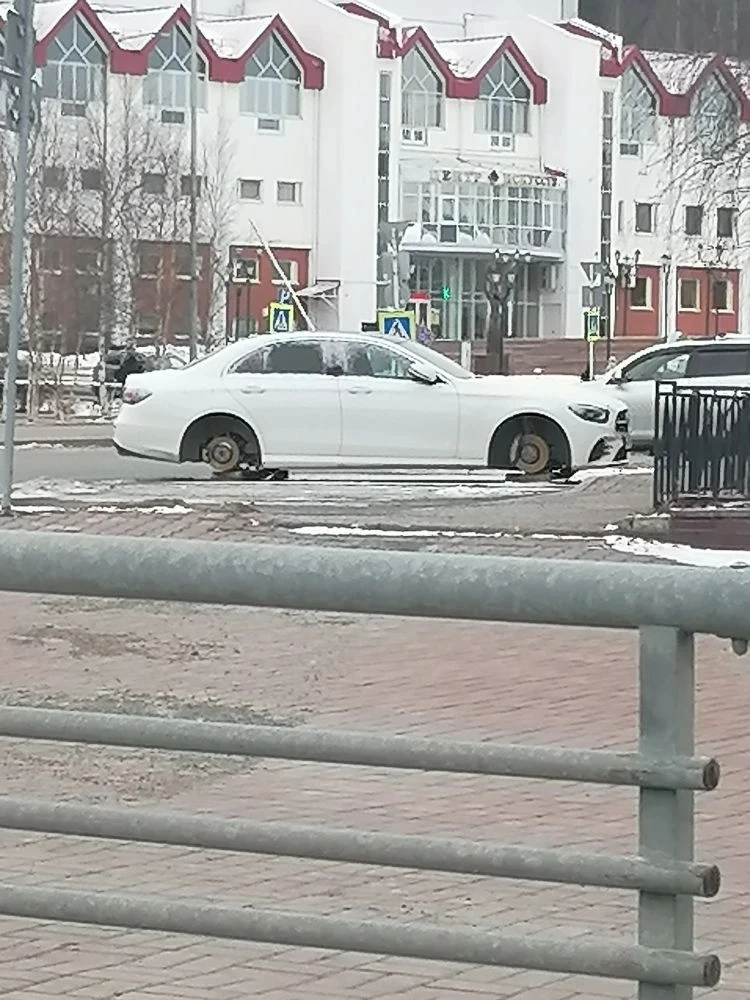 Колеса сняли? 😀
