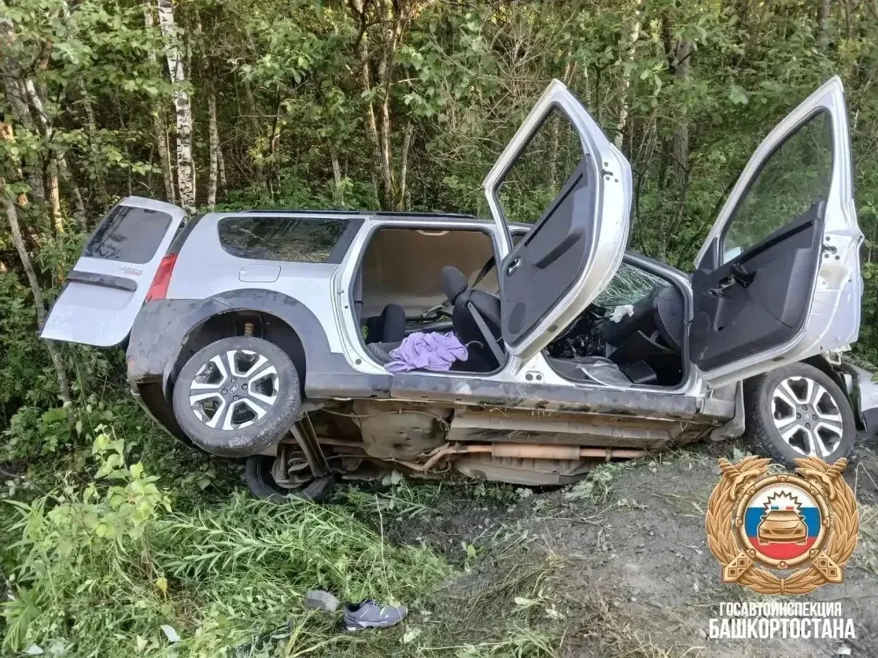 Пять человек погибли в аварии под Белорецком. "Лада" и "УАЗ" врезались лоб в лоб.