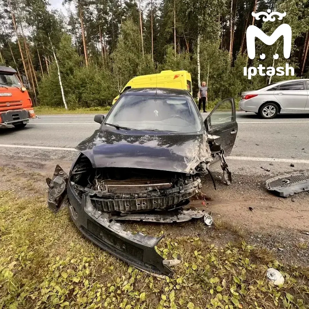 Пострадавшим в аварии хоккеистам 8-9 лет, говорят родители детей из клуба "Русь".

Микроавтобус вёз 