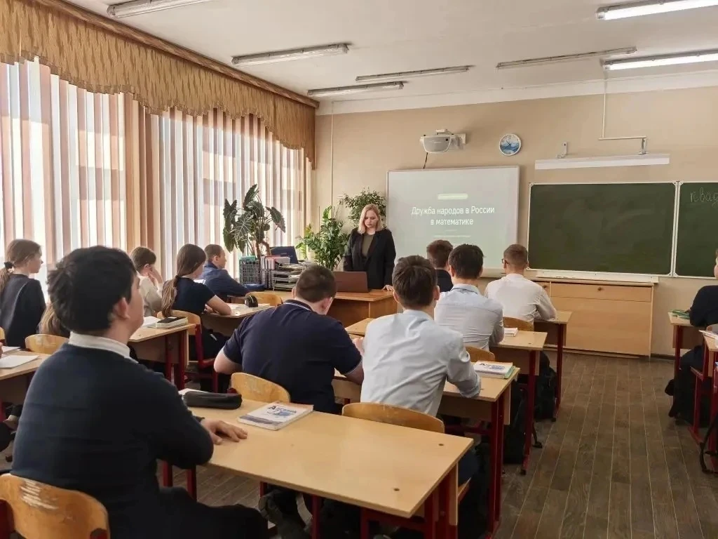 В марте в МБОУ "Новолядинская СОШ" прошли занимательные часы,  посвященные году единства народов Рос