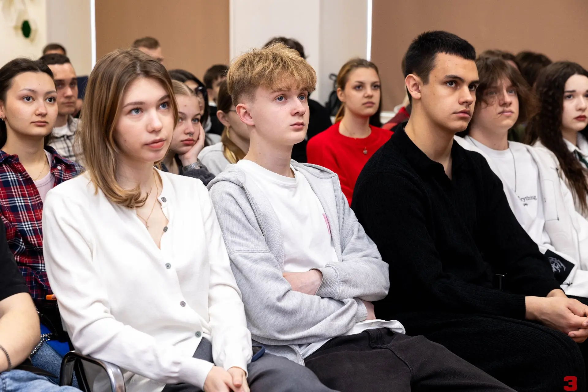 Манипуляции в соцсетях: как распознать угрозу и защитить себя  Для студентов Социально-экономическог