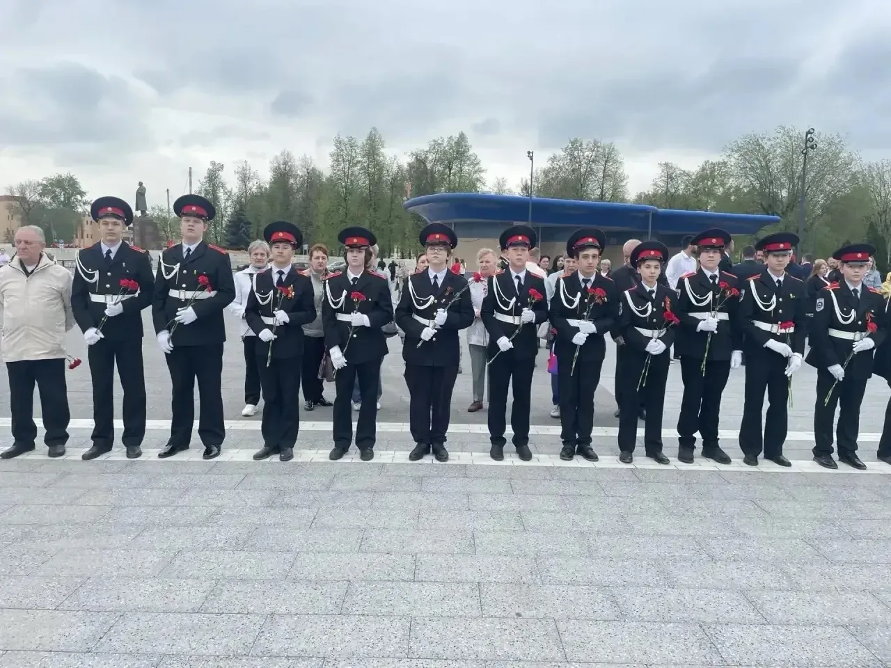 Сегодня, на кануне праздника великой Победы, кадеты и педагоги нашего лицея приняли участие в торжес