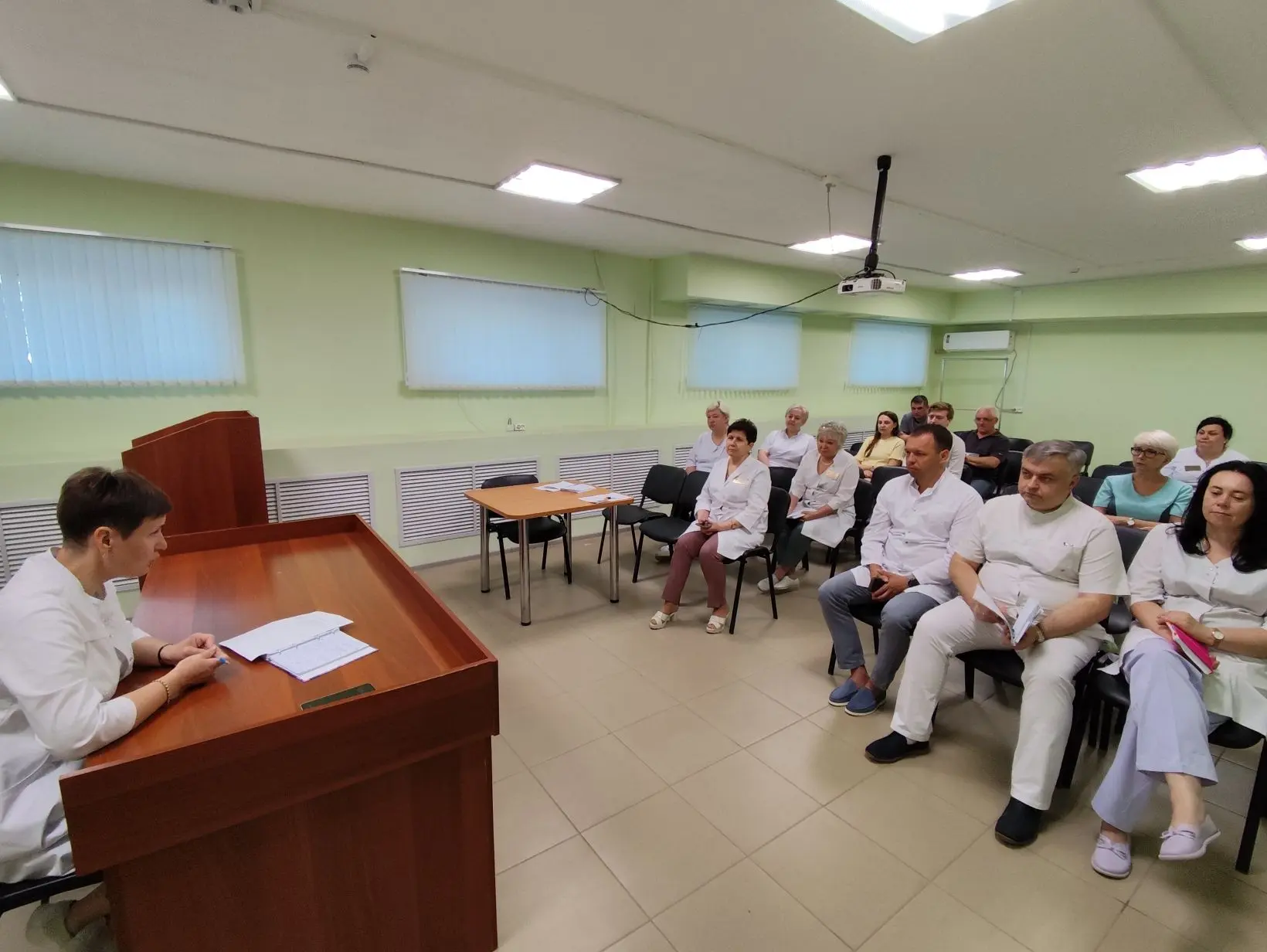Главный врач Энгельсской районной больницы Елена Широких провела еженедельное рабочее с...