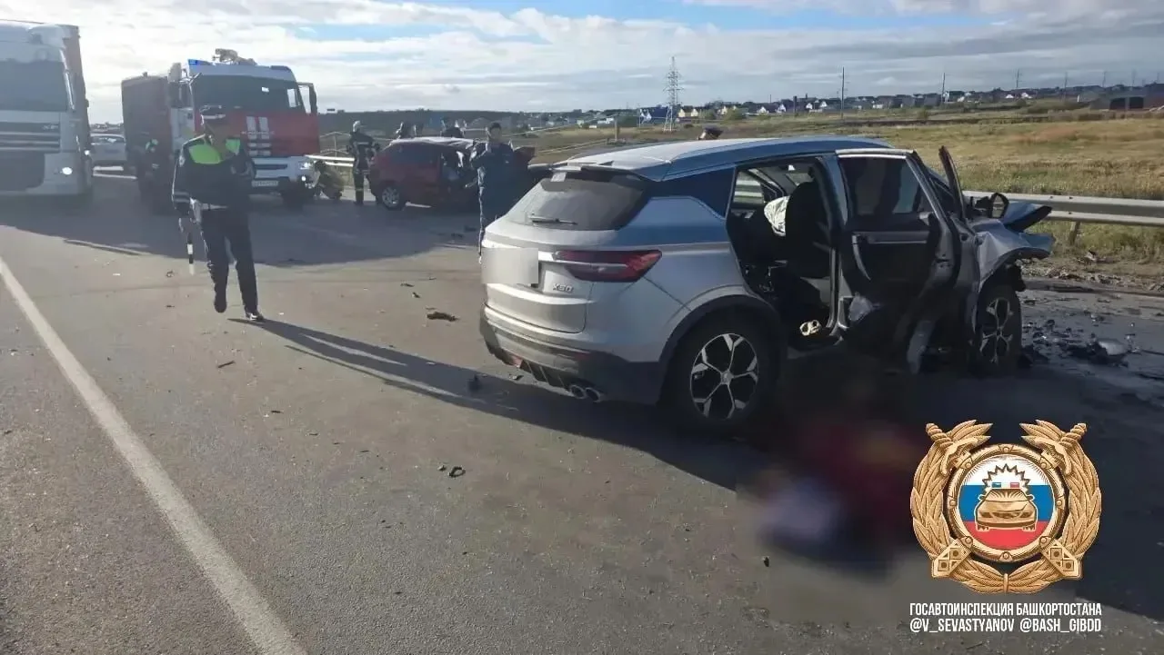 В лобовом ДТП в Башкирии погибли двое человек, ещё четверо – пострадали