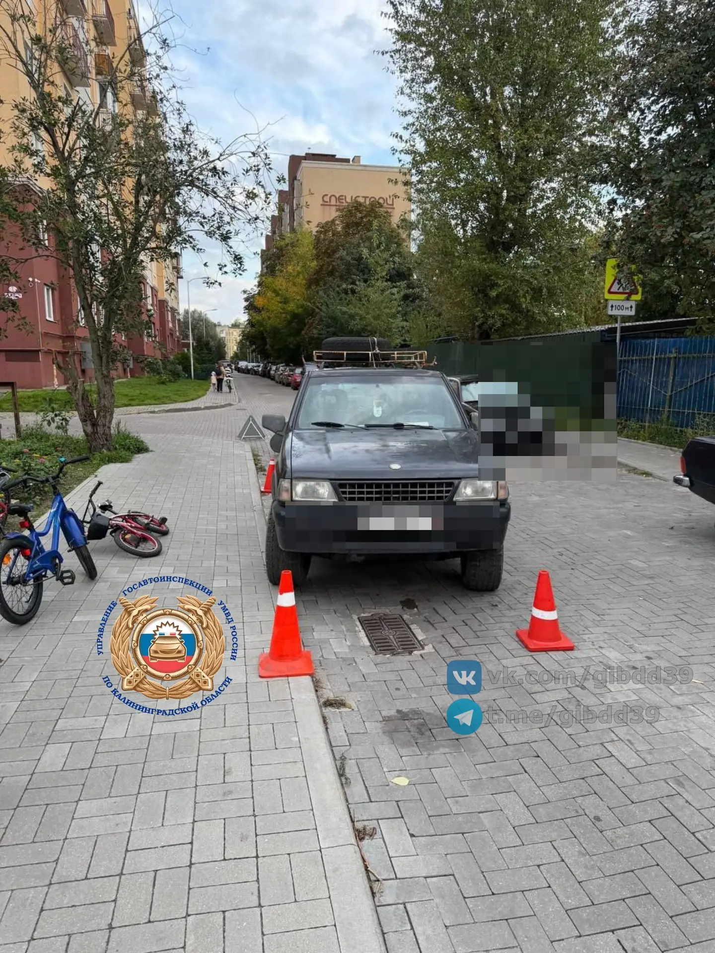 09 сентября 2026 года около 17:10 в городе Калининграде во дворе дома 21в по улице Печа...