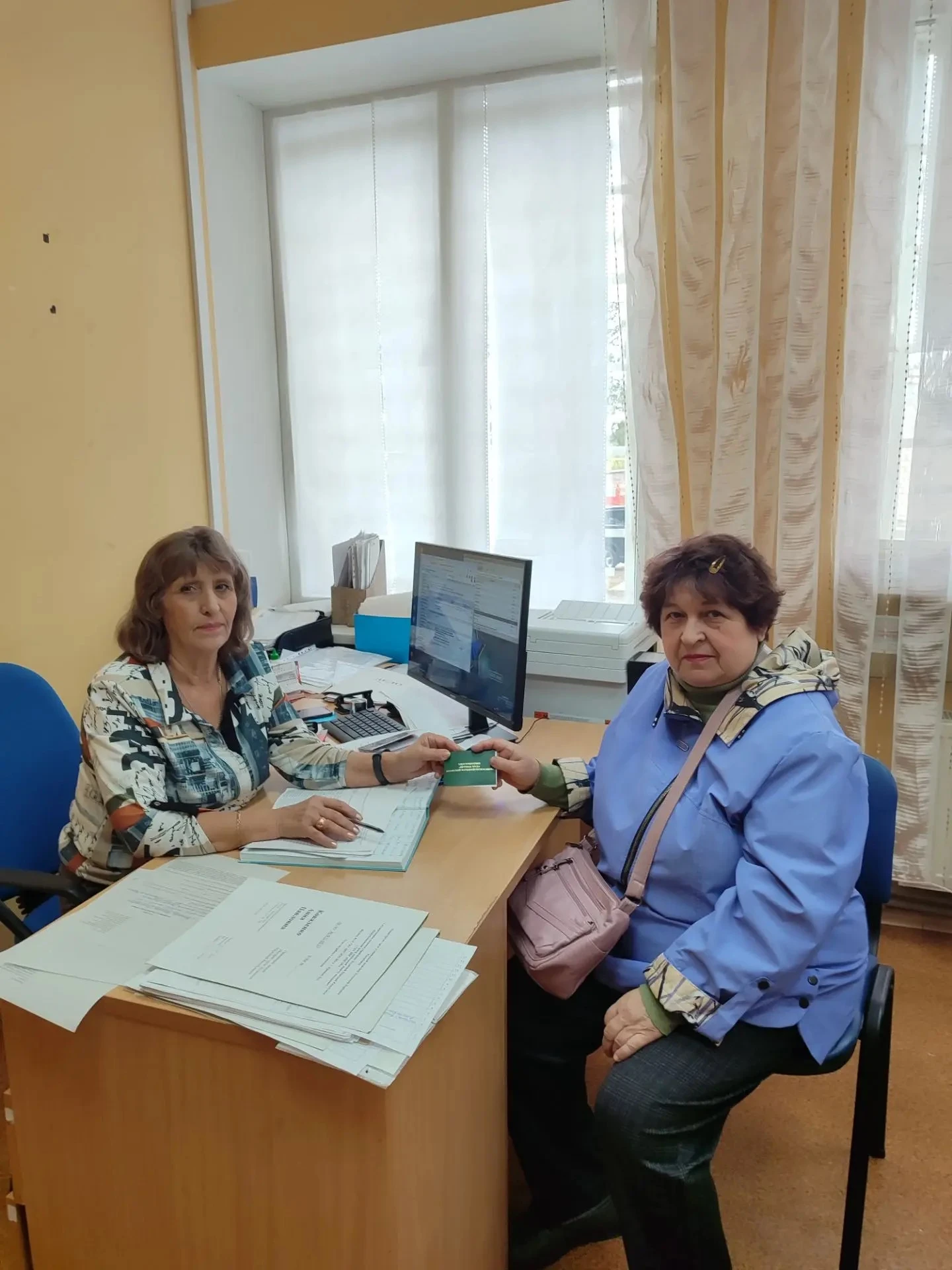 📣Филиал № 13 ГКУ ЛНР "РЦСЗН" в г. Красный Луч продолжает планомерную работу по оформле...