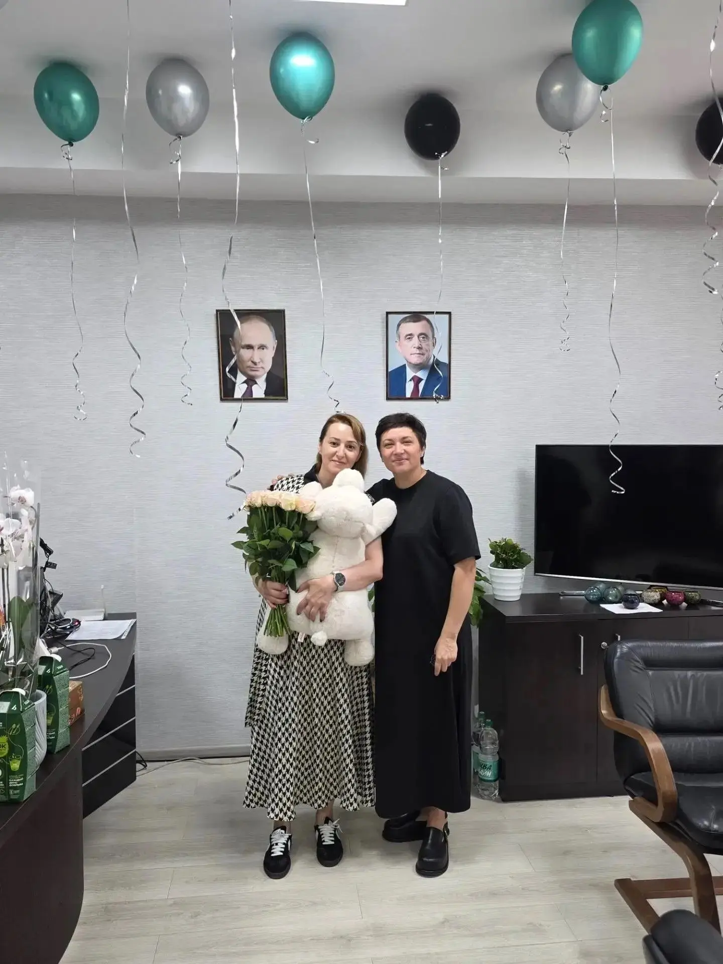 🎉 Екатерина Шарафиева поздравила министра культуры Нонну Лаврик с днем рождения 

3 августа день ро