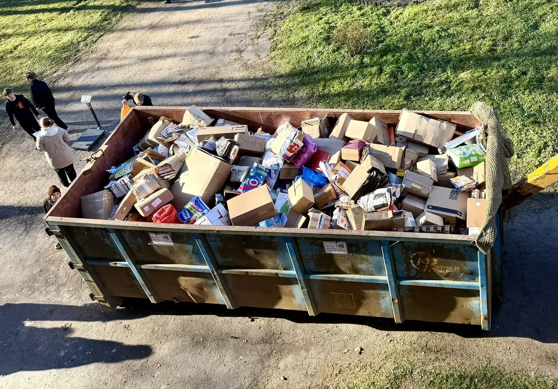 📚♻️ СБОР МАКУЛАТУРЫ ПРОШЁЛ НА УРА! ♻️📚  В четверг в нашей школе прошла акция по сбору макулатуры, и 