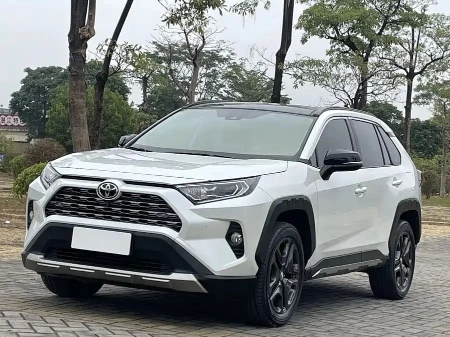 ДОСТУПЕН К ПОКУПКЕ🔥

Toyota RAV4🇨🇳

— Комплектация: Premium Edition
— Год: 2023
— Пробег: 11.000 