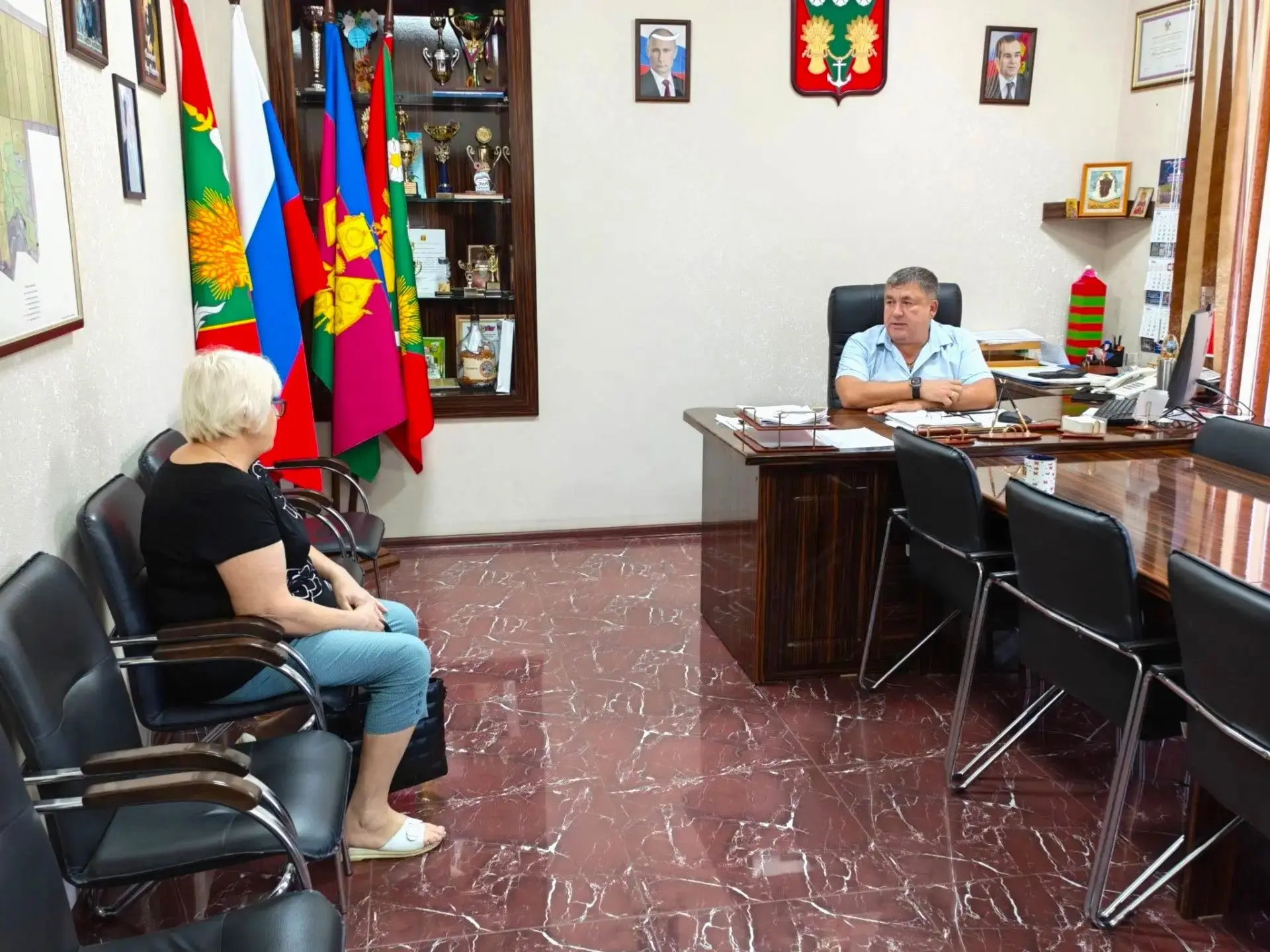 🤝Сегодня глава Ванновского сельского поселения Александр Николаевич Трубицын провел тр...