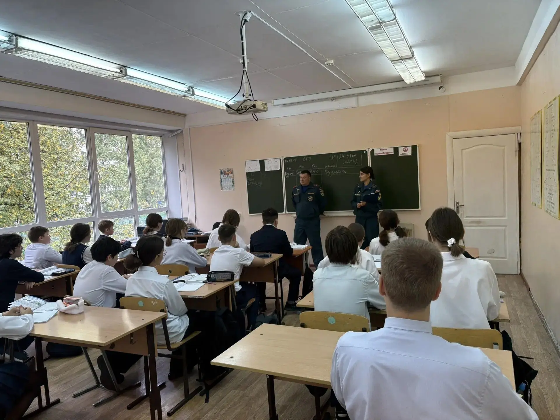 Безопасность в приоритете: встреча со специалистами МЧС