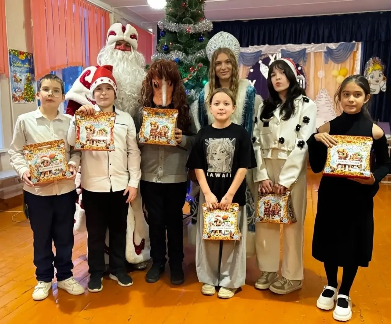 🎄✨ Новогодний вечер для учащихся 5–10 классов ✨🎄

В нашей школе прошёл яркий и запоминающийся ново