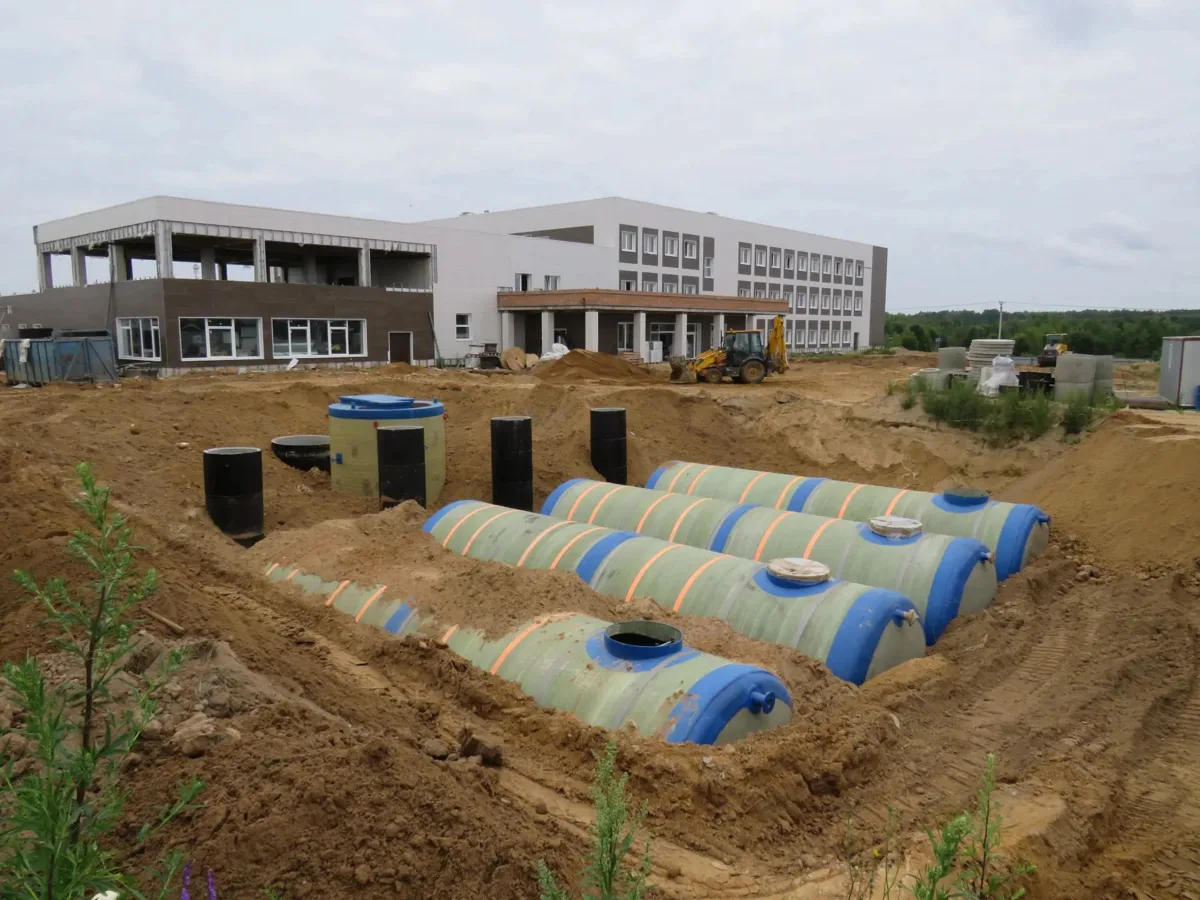 А в Кировском округе продолжают строить Дом социального обслуживания