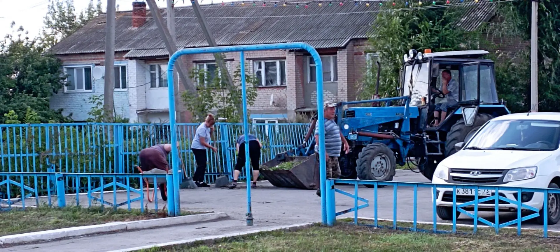 21 августа сотрудники Ореховской сельской администрации  провели субботник, приуроченны...